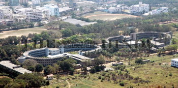 Image Id : 6804274 <span>Date : 2006-02-11 <span>Category : Lifestyle and Leisure</span>