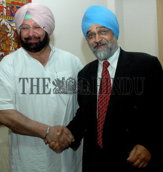 Image Id : 6829457 <span>Date : 2006-02-14 <span>Category : Politics</span>