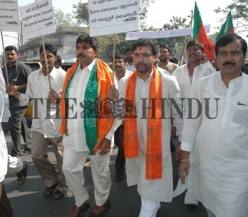 Image Id : 6830052 <span>Date : 2006-02-14 <span>Category : Politics</span>