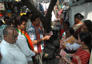 Image Id : 6830495 <span>Date : 2006-02-14 <span>Category : Politics</span>