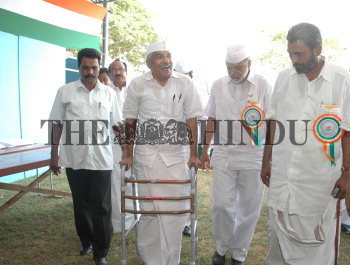 Image Id : 6998795 <span>Date : 2006-03-03 <span>Category : Politics</span>