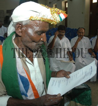 Image Id : 7097840 <span>Date : 2006-03-14 <span>Category : Politics</span>