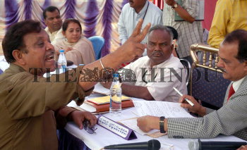 Image Id : 7107351 <span>Date : 2006-03-15 <span>Category : Politics</span>