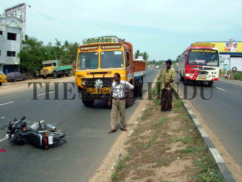 Image Id : 7116398 <span>Date : 2006-03-16 <span>Category : Disaster and Accident</span>