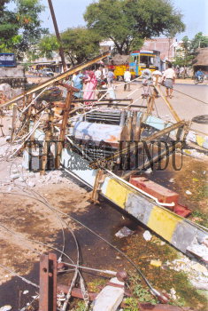 Image Id : 7304431 <span>Date : 2006-04-02 <span>Category : Disaster and Accident</span>