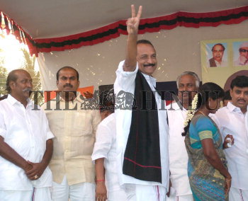 Image Id : 7336895 <span>Date : 2006-04-04 <span>Category : Politics</span>