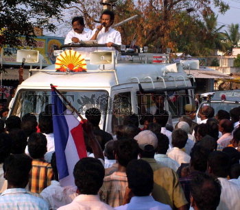 Image Id : 7377540 <span>Date : 2006-04-07 <span>Category : Politics</span>