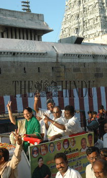 Image Id : 7421719 <span>Date : 2006-04-11 <span>Category : Politics</span>