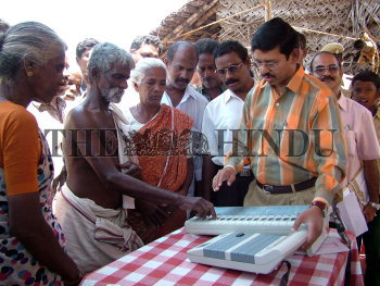 Image Id : 7430687 <span>Date : 2006-04-12 <span>Category : Politics</span>
