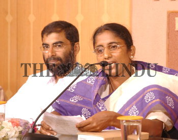 Image Id : 7465855 <span>Date : 2006-04-15 <span>Category : Politics</span>