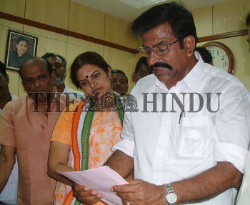 Image Id : 7495982 <span>Date : 2006-04-18 <span>Category : Politics</span>