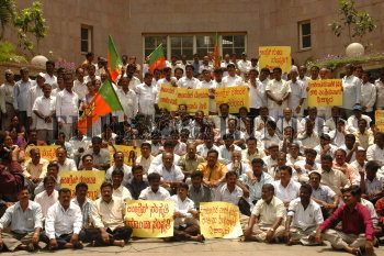 Image Id : 7560088 <span>Date : 2006-04-22 <span>Category : Politics</span>