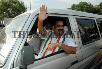 Image Id : 7581656 <span>Date : 2006-04-24 <span>Category : Politics</span>