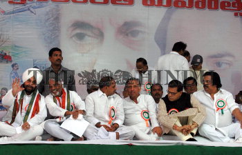Image Id : 7782715 <span>Date : 2006-05-14 <span>Category : Politics</span>
