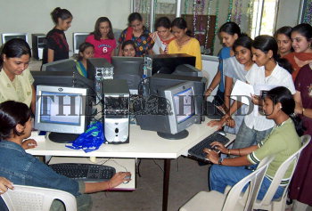 Image Id : 7872960 <span>Date : 2006-05-23 <span>Category : Education</span>