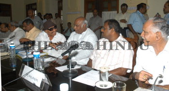 Image Id : 7925103 <span>Date : 2006-05-29 <span>Category : Politics</span>