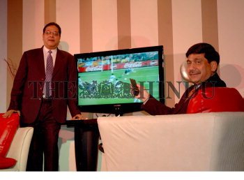 Image Id : 7933804 <span>Date : 2006-05-30 <span>Category : Economy Business and Finance</span>