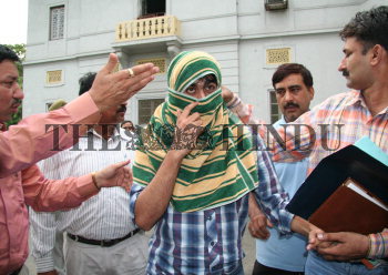 Image Id : 7996772 <span>Date : 2006-06-04 <span>Category : Crime Law and Justice</span>