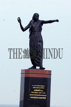 Image Id : 8143352 <span>Date : 2006-06-15 <span>Category : Arts Culture and Entertainment</span>
