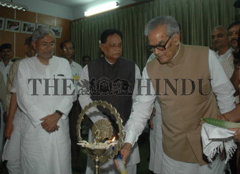 Image Id : 8339964 <span>Date : 2006-07-01 <span>Category : Politics</span>