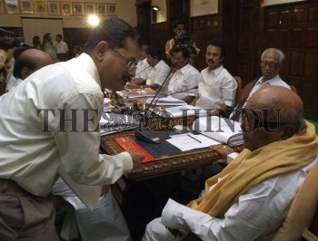 Image Id : 8406804 <span>Date : 2006-07-07 <span>Category : Politics</span>