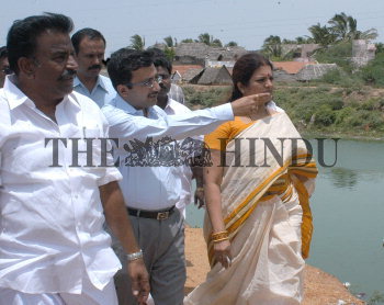 Image Id : 8435238 <span>Date : 2006-07-10 <span>Category : Politics</span>