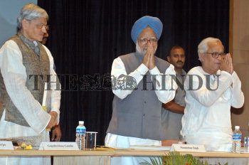 Image Id : 8446071 <span>Date : 2006-07-11 <span>Category : Politics</span>