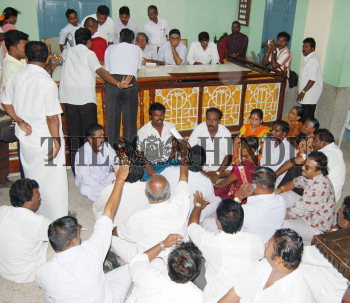 Image Id : 8507946 <span>Date : 2006-07-17 <span>Category : Politics</span>