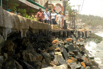 Image Id : 8538647 <span>Date : 2006-07-20 <span>Category : Disaster and Accident</span>