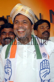 Image Id : 8558411 <span>Date : 2006-07-22 <span>Category : Politics</span>