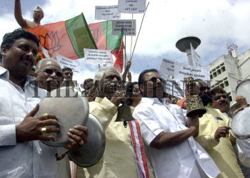 Image Id : 8572745 <span>Date : 2006-07-24 <span>Category : Politics</span>