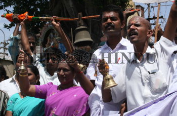 Image Id : 8574858 <span>Date : 2006-07-24 <span>Category : Politics</span>