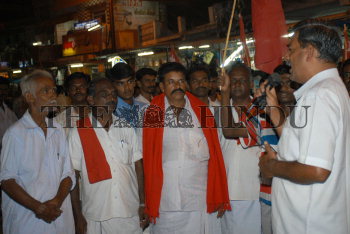 Image Id : 8582149 <span>Date : 2006-07-25 <span>Category : Politics</span>