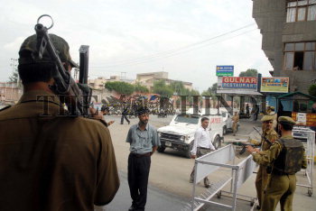 Image Id : 8608678 <span>Date : 2006-07-28 <span>Category : Crime Law and Justice</span>