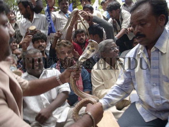 Image Id : 8795395 <span>Date : 2006-08-11 <span>Category : Politics</span>