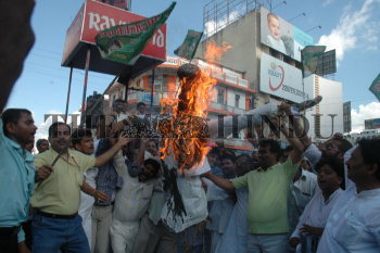 Image Id : 8869027 <span>Date : 2006-08-16 <span>Category : Politics</span>
