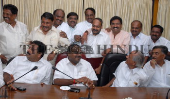 Image Id : 8881231 <span>Date : 2006-08-17 <span>Category : Politics</span>