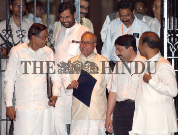 Image Id : 8956336 <span>Date : 2006-08-21 <span>Category : Politics</span>