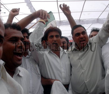 Image Id : 9130313 <span>Date : 2006-08-29 <span>Category : Politics</span>