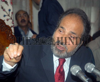 Image Id : 9210654 <span>Date : 2006-09-02 <span>Category : Politics</span>