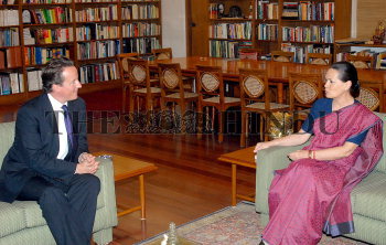 Image Id : 9278725 <span>Date : 2006-09-06 <span>Category : Politics</span>