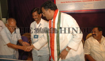 Image Id : 9313068 <span>Date : 2006-09-09 <span>Category : Politics</span>