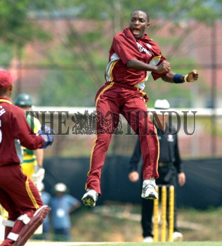 Image Id : 9347703 <span>Date : 2006-09-12 <span>Category : Sport</span>