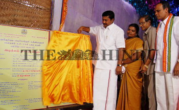 Image Id : 9348637 <span>Date : 2006-09-12 <span>Category : Politics</span>