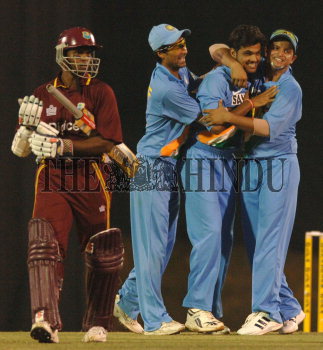 Image Id : 9367348 <span>Date : 2006-09-14 <span>Category : Sport</span>