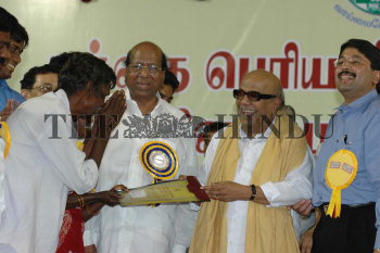 Image Id : 9395016 <span>Date : 2006-09-17 <span>Category : Politics</span>
