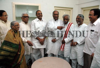 Image Id : 9624617 <span>Date : 2006-10-02 <span>Category : Politics</span>