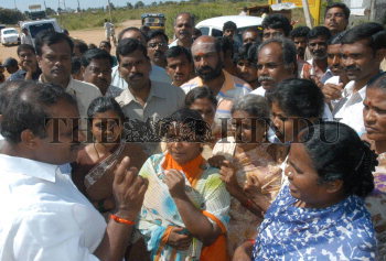 Image Id : 9632240 <span>Date : 2006-10-03 <span>Category : Politics</span>