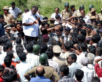 Image Id : 9632267 <span>Date : 2006-10-03 <span>Category : Politics</span>