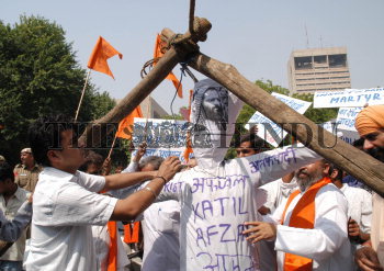 Image Id : 9669105 <span>Date : 2006-10-05 <span>Category : Politics</span>